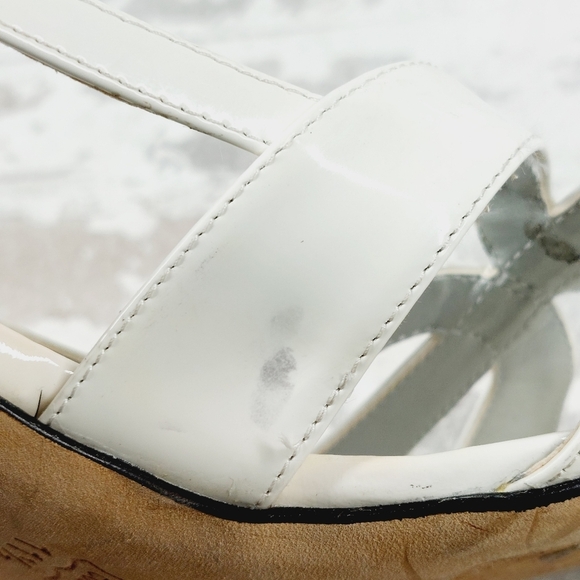 New VanEli Women's White Faux Patent Leather 2" Heel Sandals T662 - Picture 11 of 13